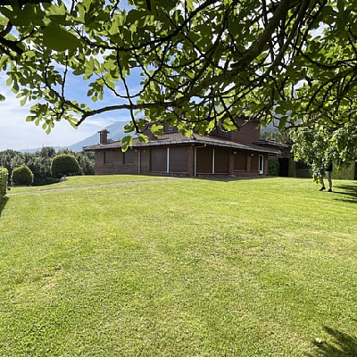 Chalet independiente con piscina privada en Islares