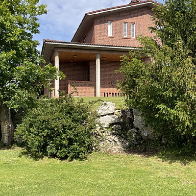 Chalet independiente con piscina privada en Islares