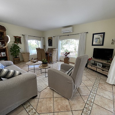 Casa independiente de 3 habitaciones con parcela de 1300 metros en Formentera