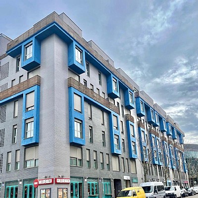 Piso de 2 hab, 2 baños con garaje y trastero a estrenar