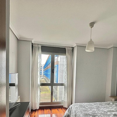 Piso de 2 hab, 2 baños con garaje y trastero a estrenar
