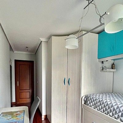 Piso de 2 hab, 2 baños con garaje y trastero a estrenar