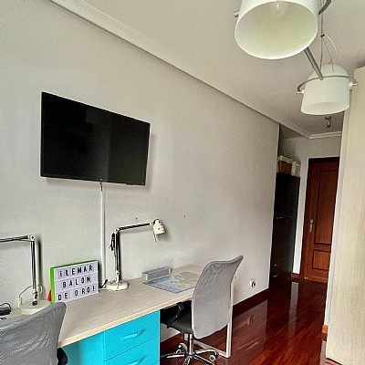 Piso de 2 hab, 2 baños con garaje y trastero a estrenar