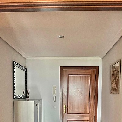 Piso de 2 hab, 2 baños con garaje y trastero a estrenar