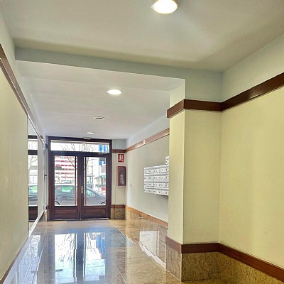 Piso de 2 hab, 2 baños con garaje y trastero a estrenar