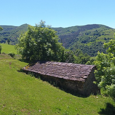 Cabaña en Pisueña, Selaya