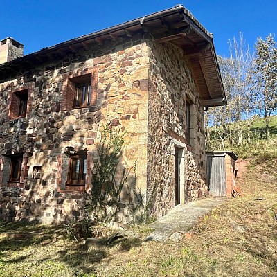 Encantadora casa-cabaña ubicada en un entorno rural privilegiado en el valle de Pisueña, Selaya