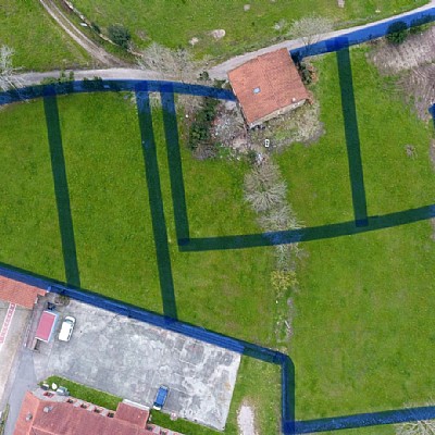 Terreno urbano y llano para construir dos viviendas unifamiliares