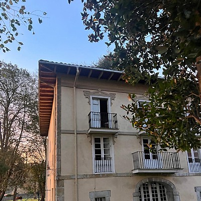 Conjunto de casas señoriales con finca urbana segregable y posibilidad de construir  
