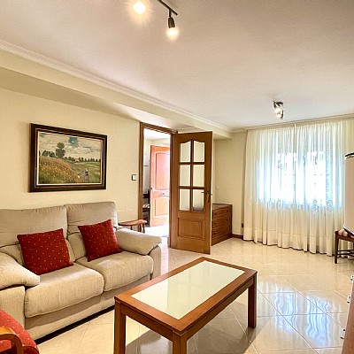 Chalet independiente con garaje y gran parcela en perfecto estado para entrar a vivir
