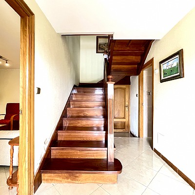 Chalet independiente con garaje y gran parcela en perfecto estado para entrar a vivir
