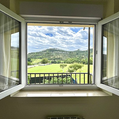 Chalet independiente con garaje y gran parcela en perfecto estado para entrar a vivir