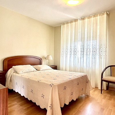 Chalet independiente con garaje y gran parcela en perfecto estado para entrar a vivir