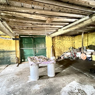 Chalet independiente con garaje y gran parcela en perfecto estado para entrar a vivir