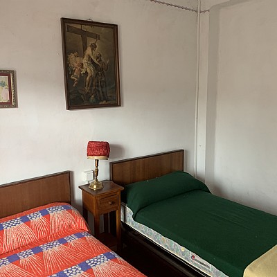 Casa indiviual de dos plantas con jardín en Barreda