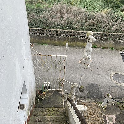 Casa indiviual de dos plantas con jardín en Barreda