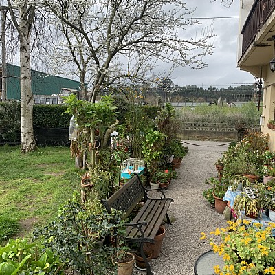 Casa indiviual de dos plantas con jardín en Barreda