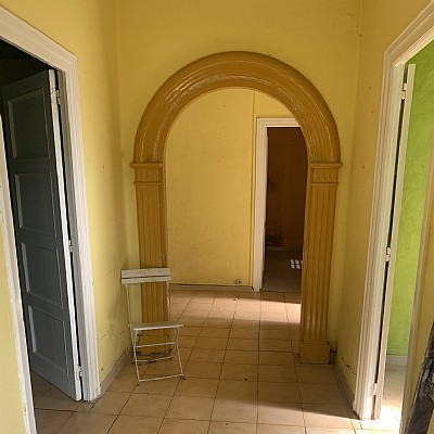 Casa indiviual de dos plantas con jardín en Barreda