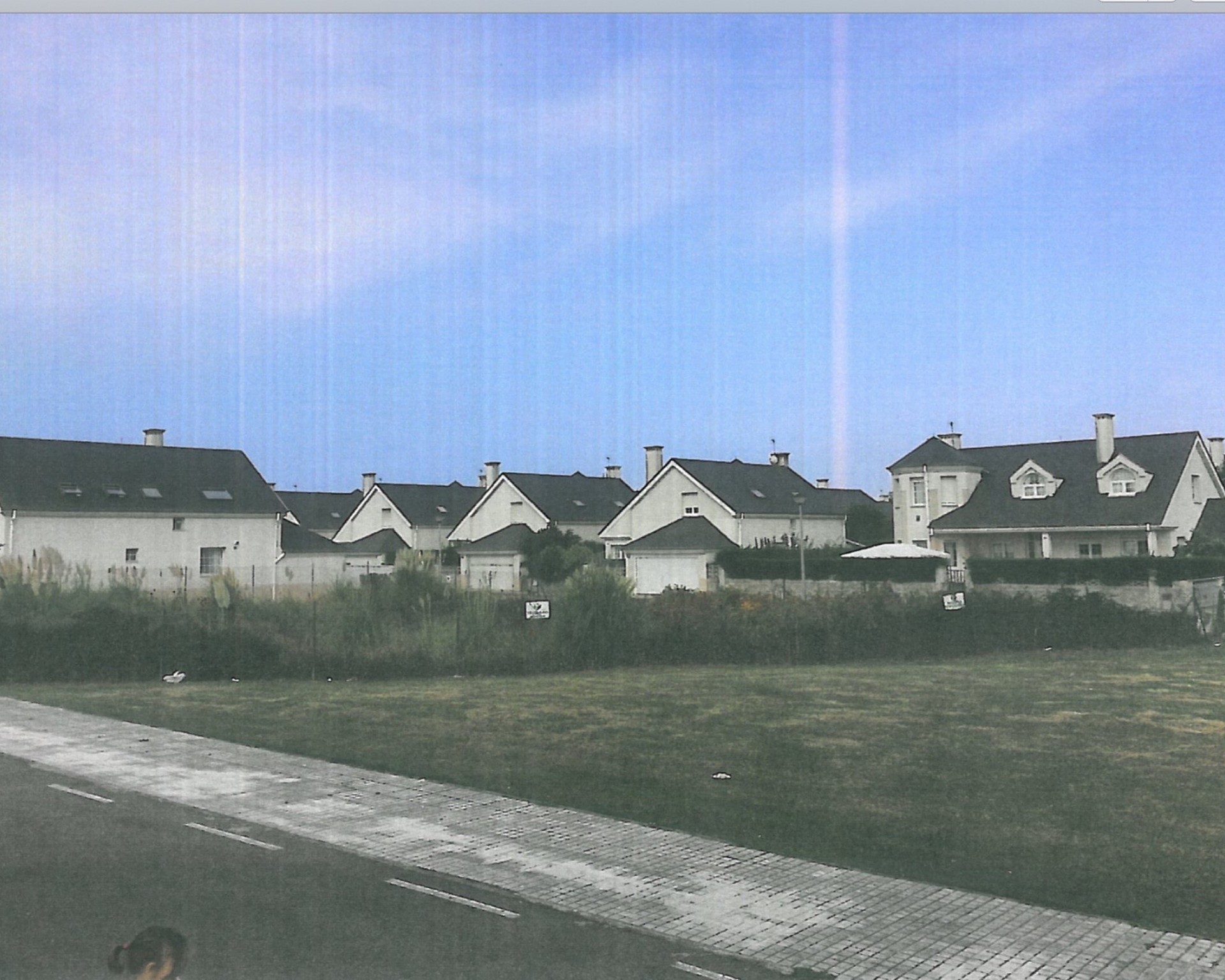 Suelo terciario con licencia para construir 16 apartamentos, 16 garajes y 1 local
