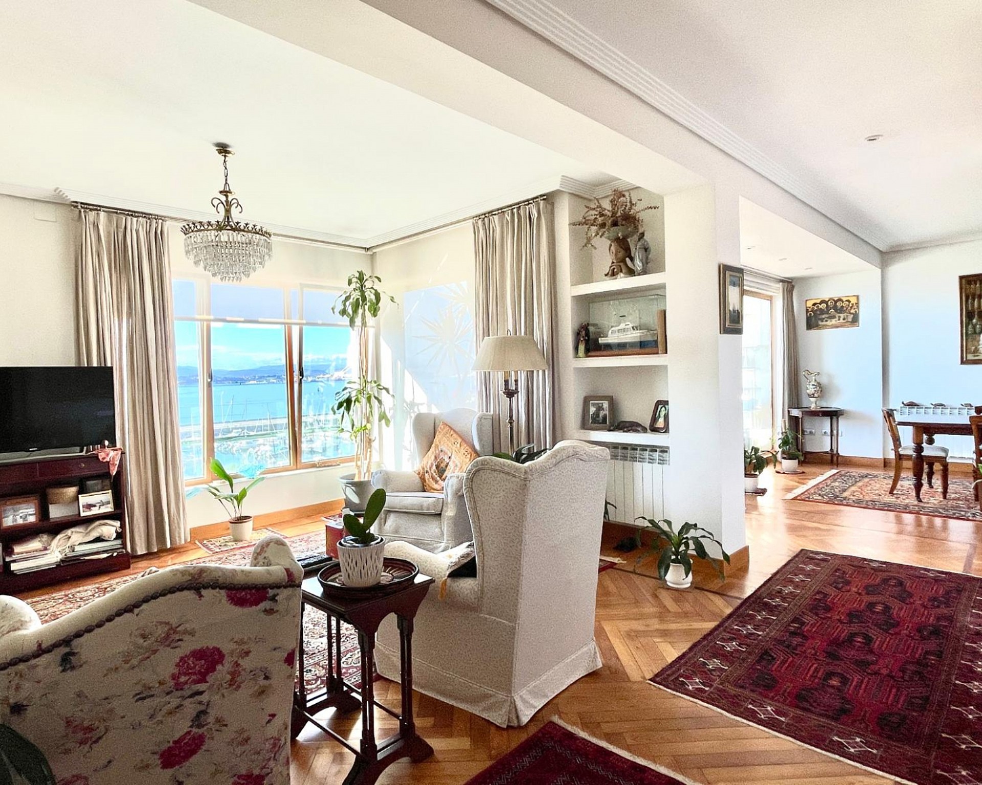 Vivienda de 200 metros, 4 hab y 3 baños y con terraza a la bahia de Santander