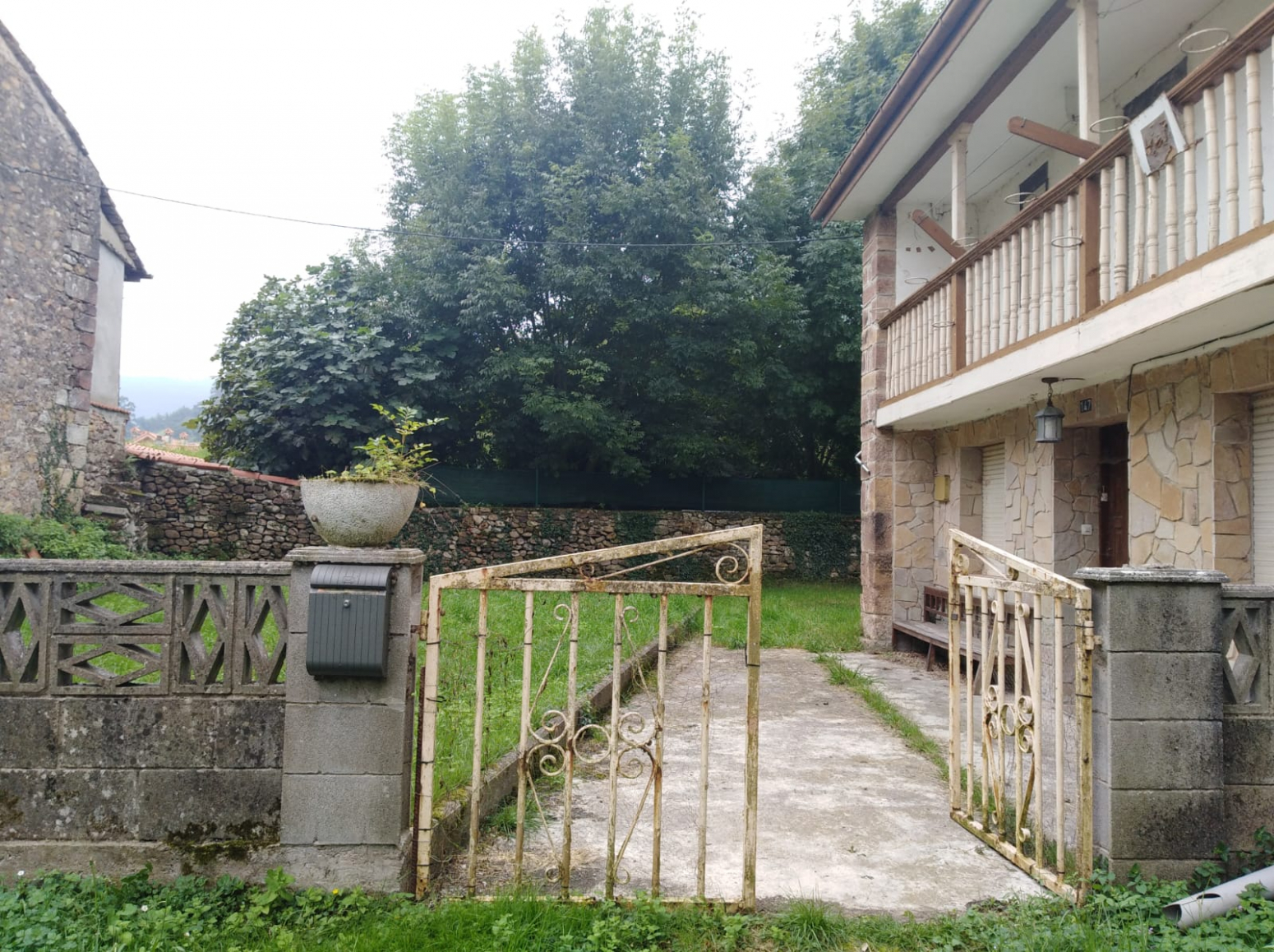 CASA CON JARDIN EN SANTA MARIA DE CAYON