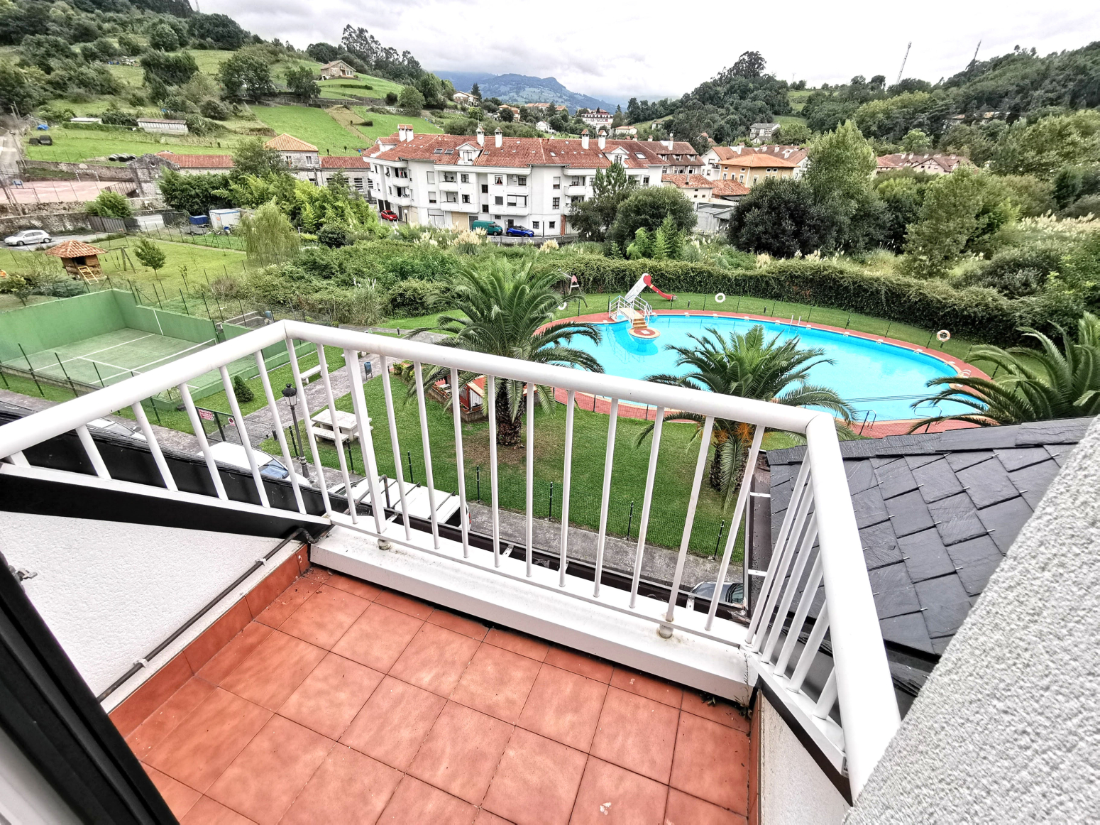 ATICO EN LIMPIAS DOS HABITACIONES