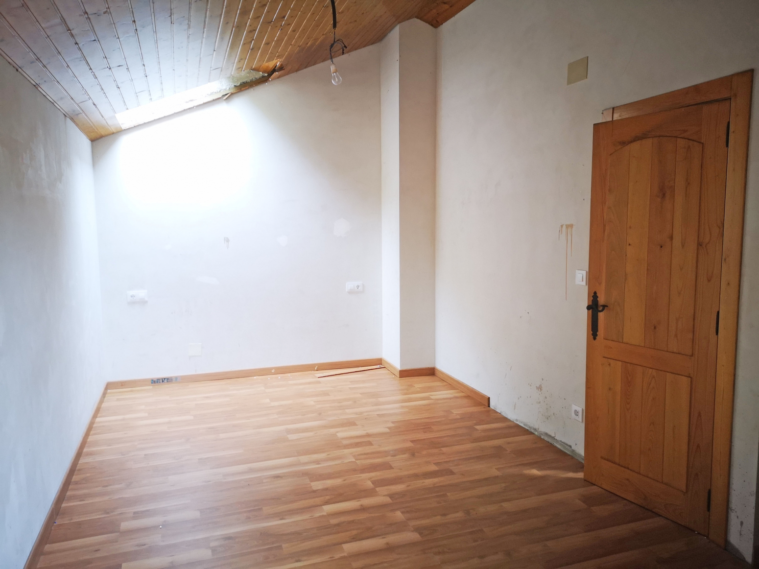Casa de piedra en venta a estrenar en Llueva, municipio de Voto