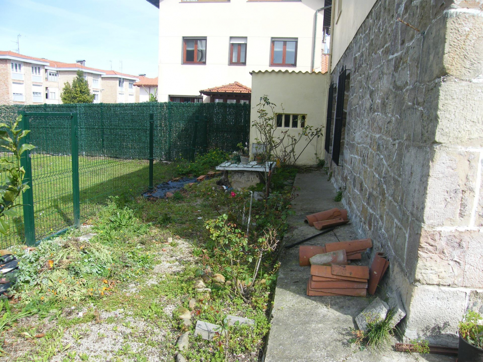 CASA INDEPENDIENTE CON JARDIN