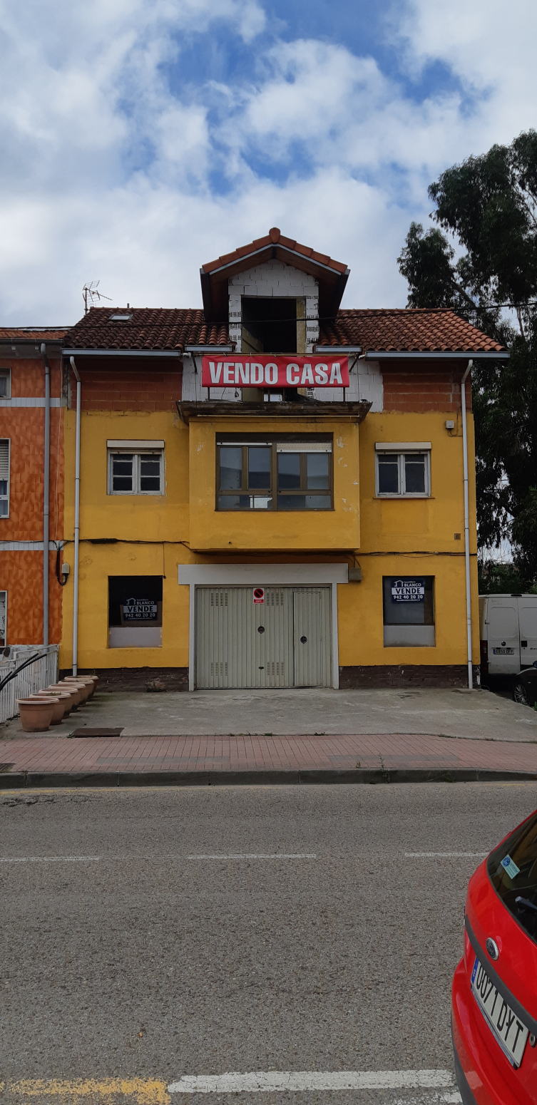 Casa pareada en venta en Torrelavega.