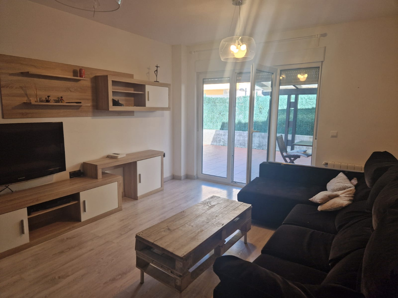 CHALET PAREADO EN CUDON 