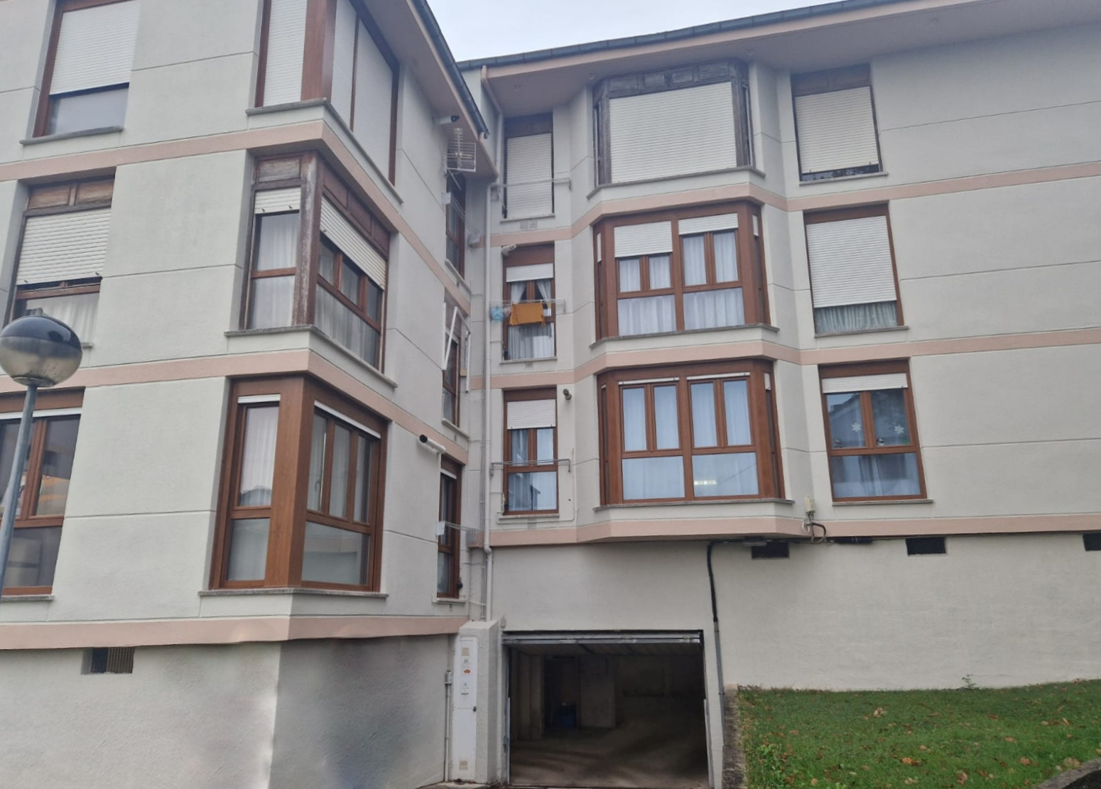 PISO EN VENTA EN RENEDO CON 3 HABITACIONES, 2 BAÑOS, 2 PLAZAS DE GARAJE Y TRASTERO
