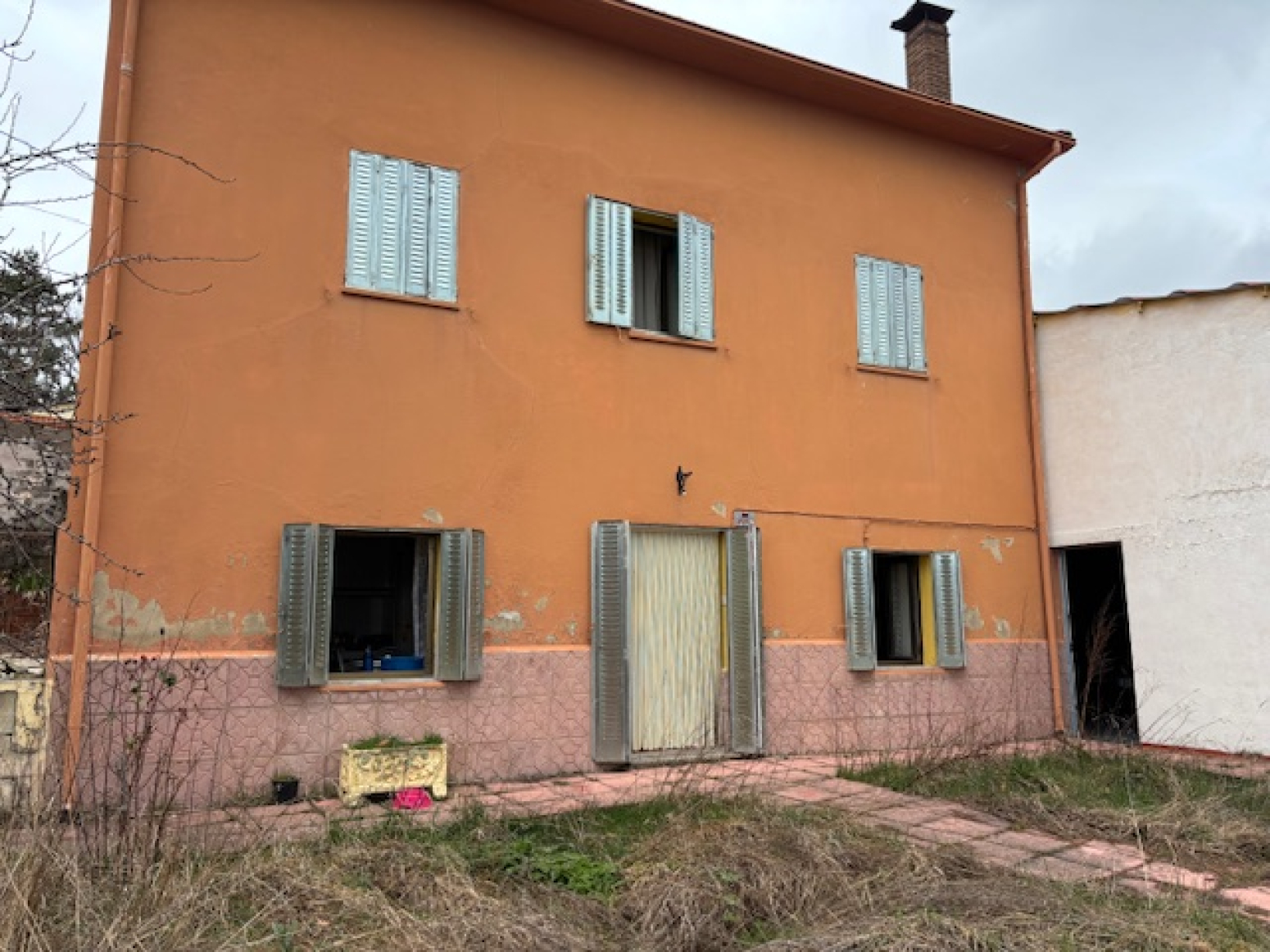 Casa con terreno en Barruelo de Santullán
