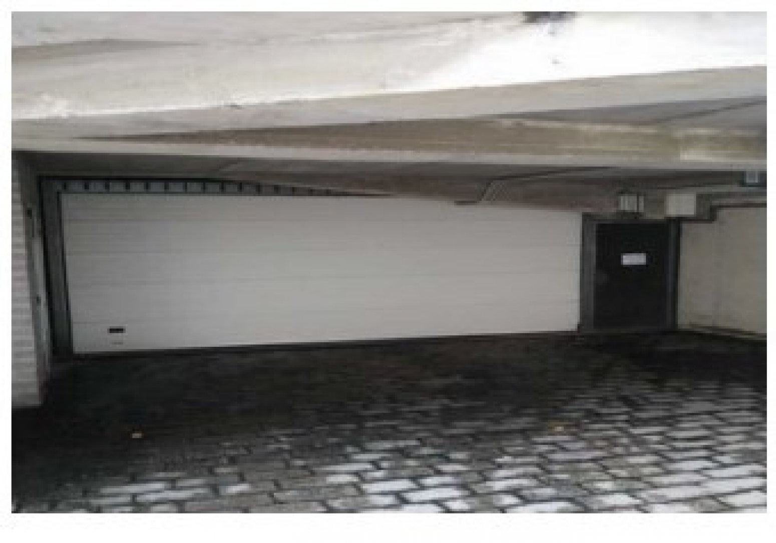 Venta de plaza de garaje en Bº La Cueva, Castañeda
