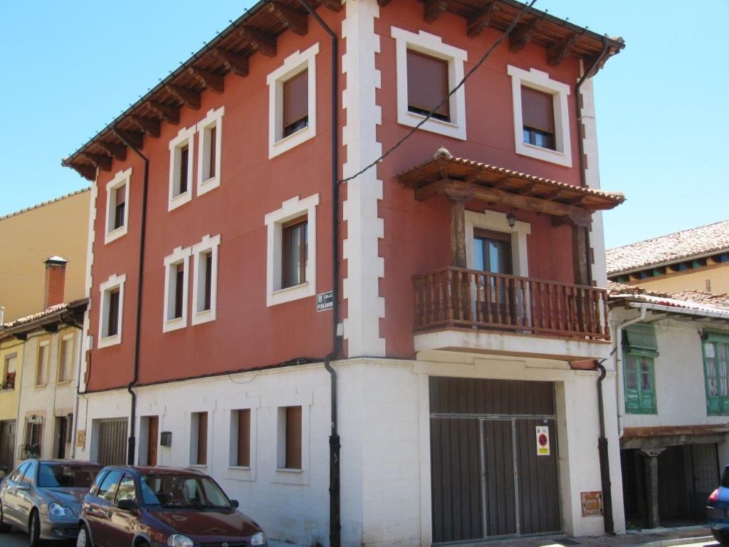 Edificio en cervera de pisuerga