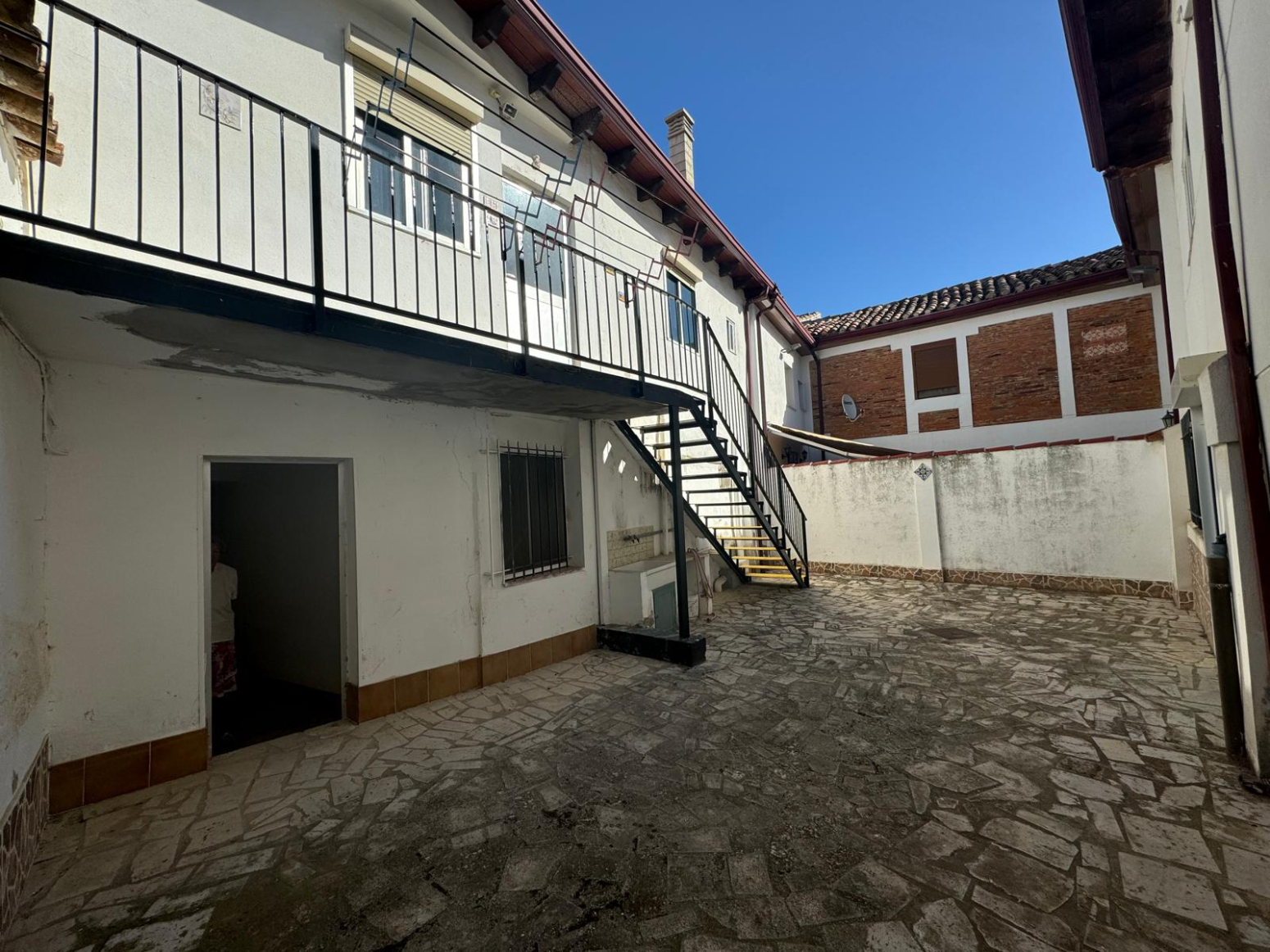 Casa con negocio en Grijota