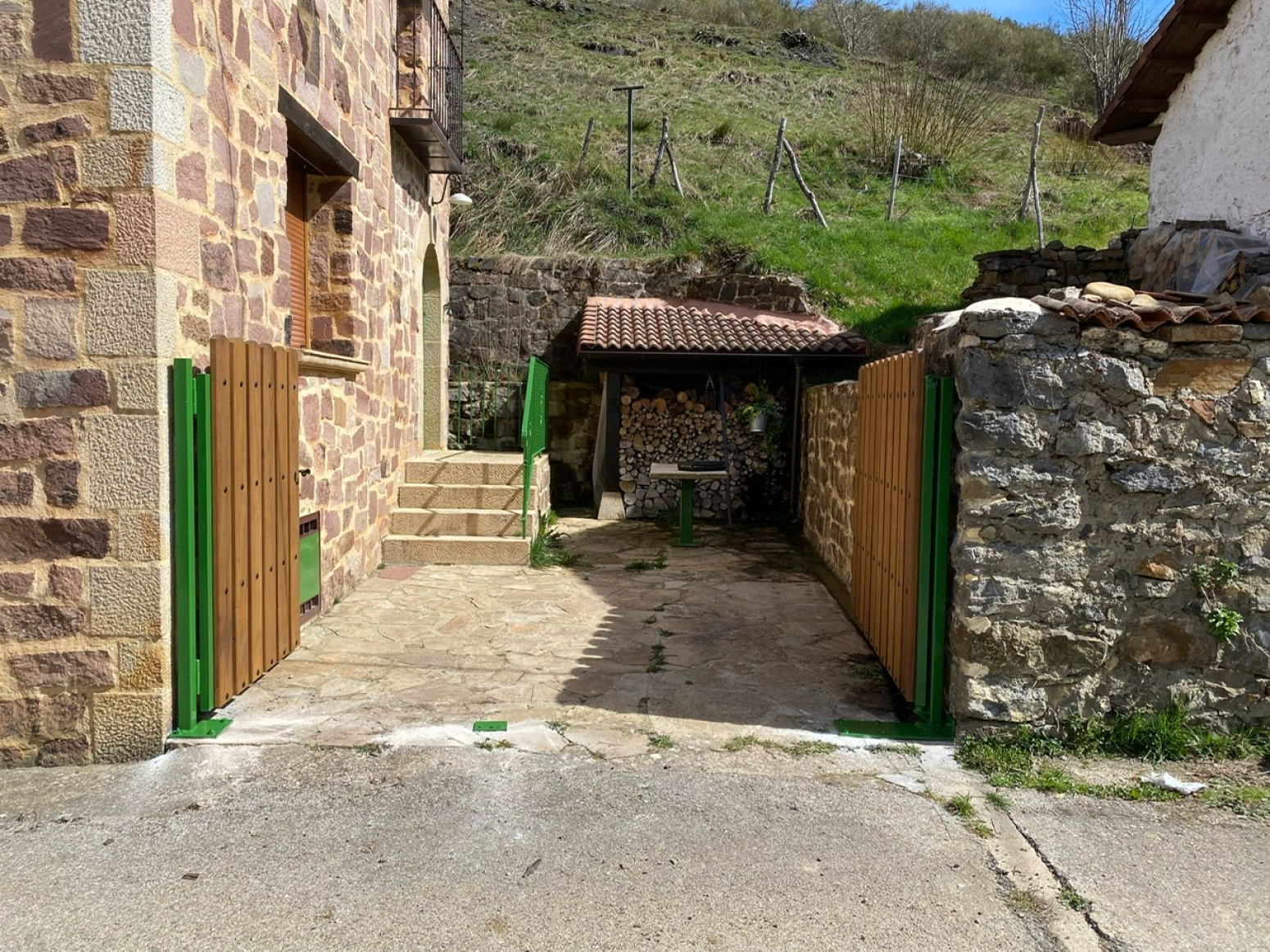 Exclusiva Casa de Piedra en Lores