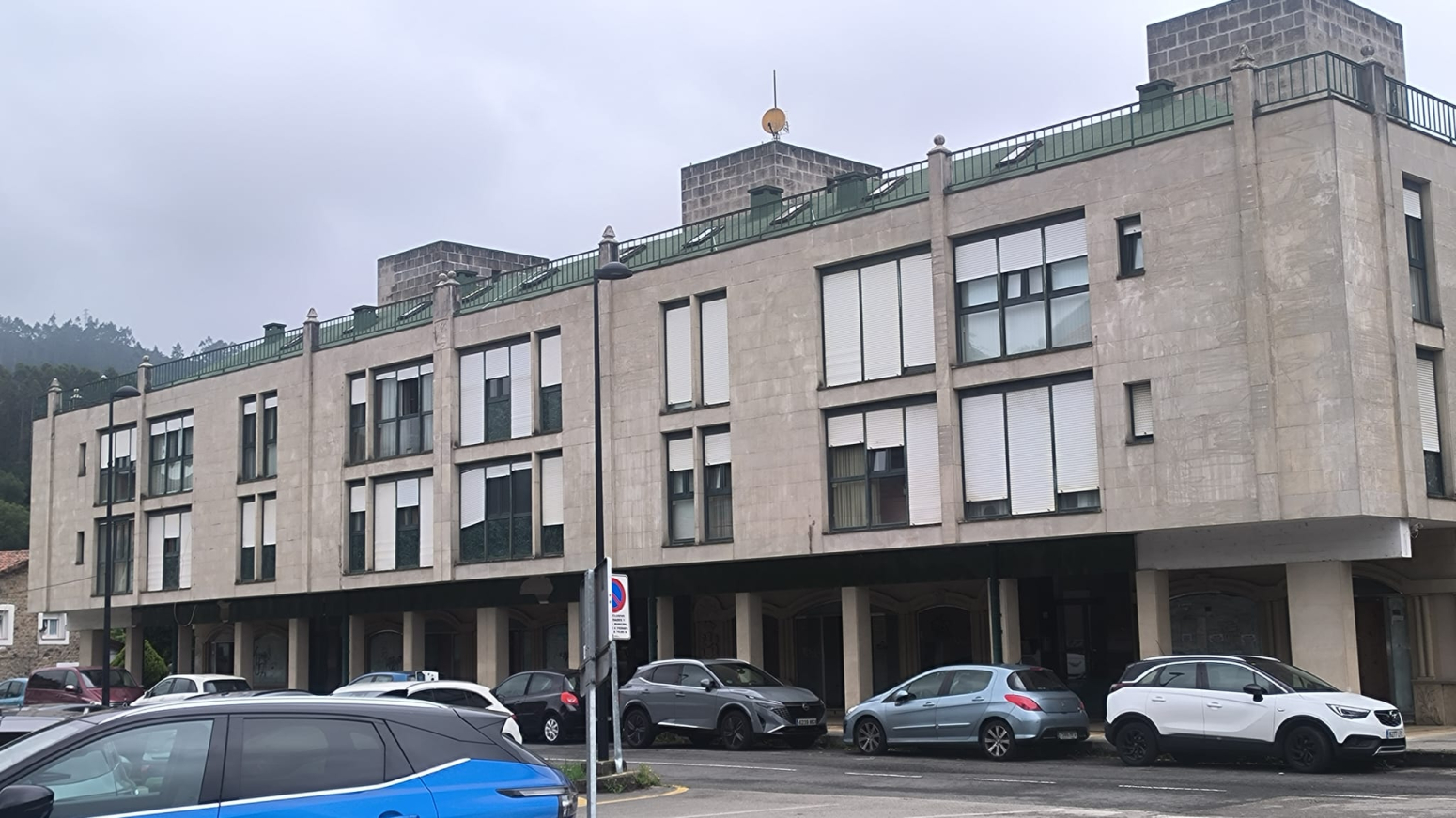 Venta de piso en edificio con ascensor en Los Corrales de Buelna