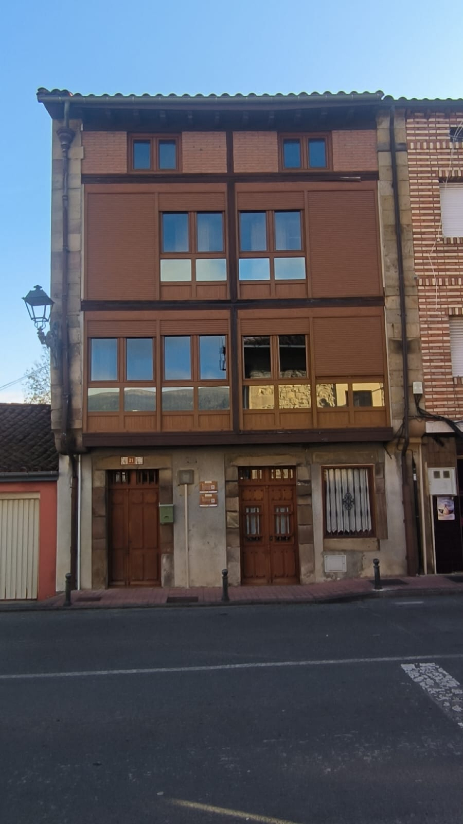 Venta de edificio de 3 plantas en Molledo