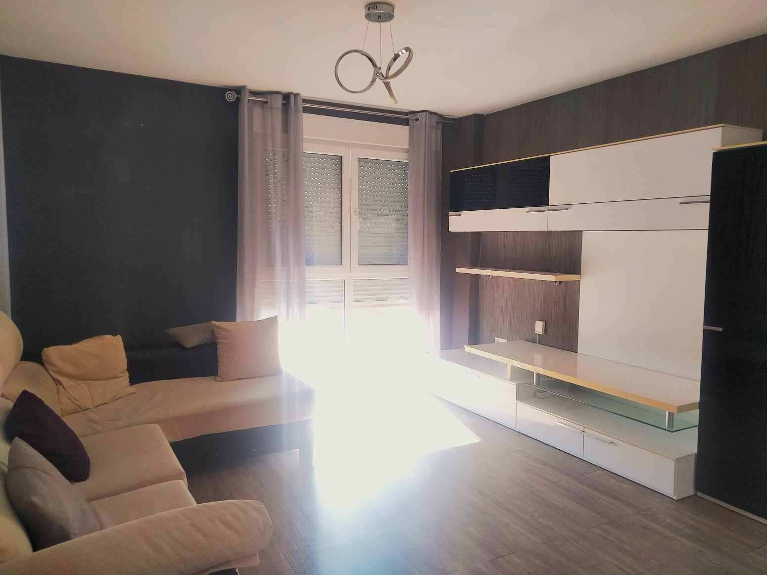 Alquiler de piso 2 habitaciones, plaza de garaje y trastero en Valles