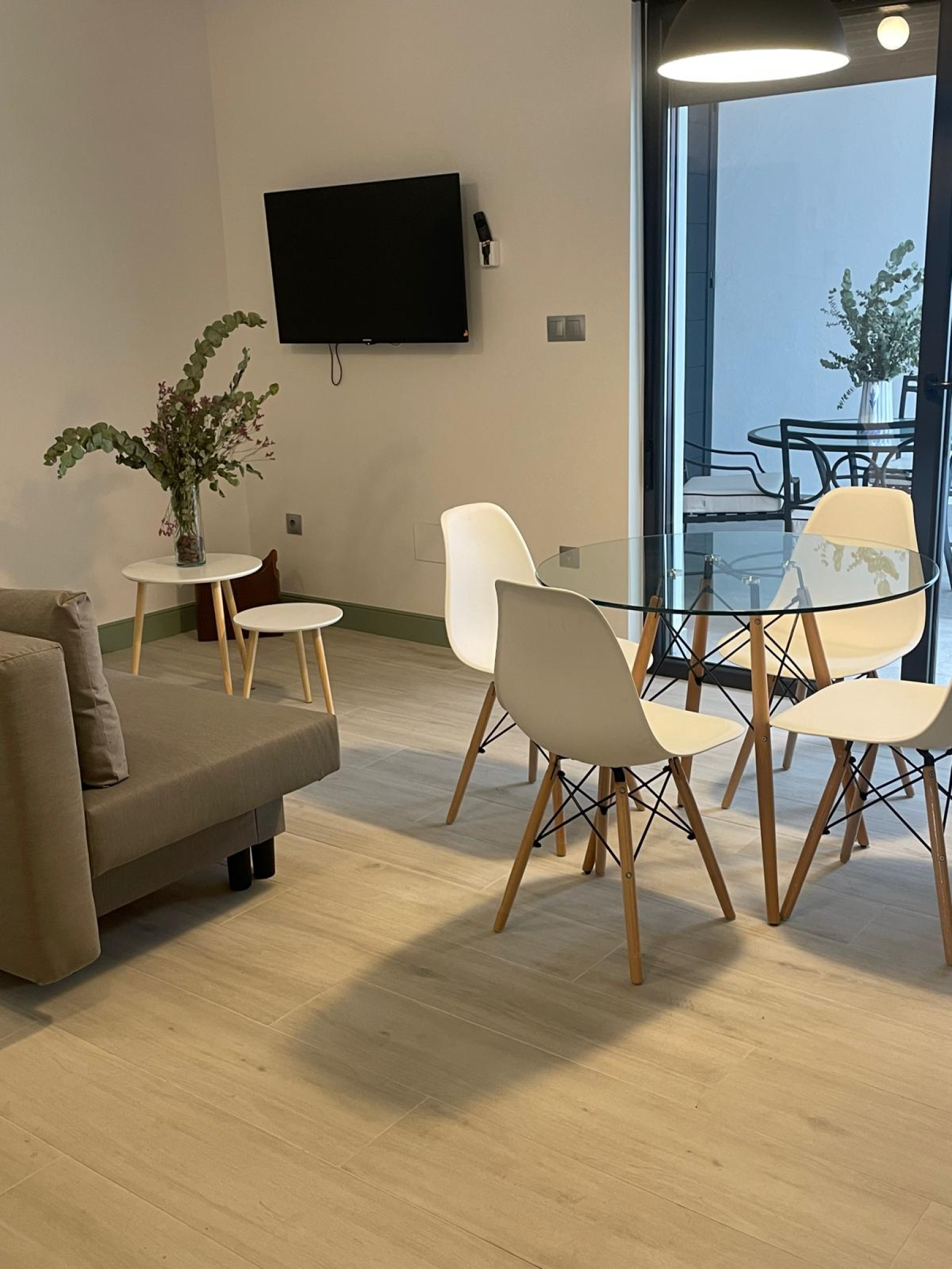 Alquiler de apartamento  con terraza  a estrenar céntrico en  Torrelavega