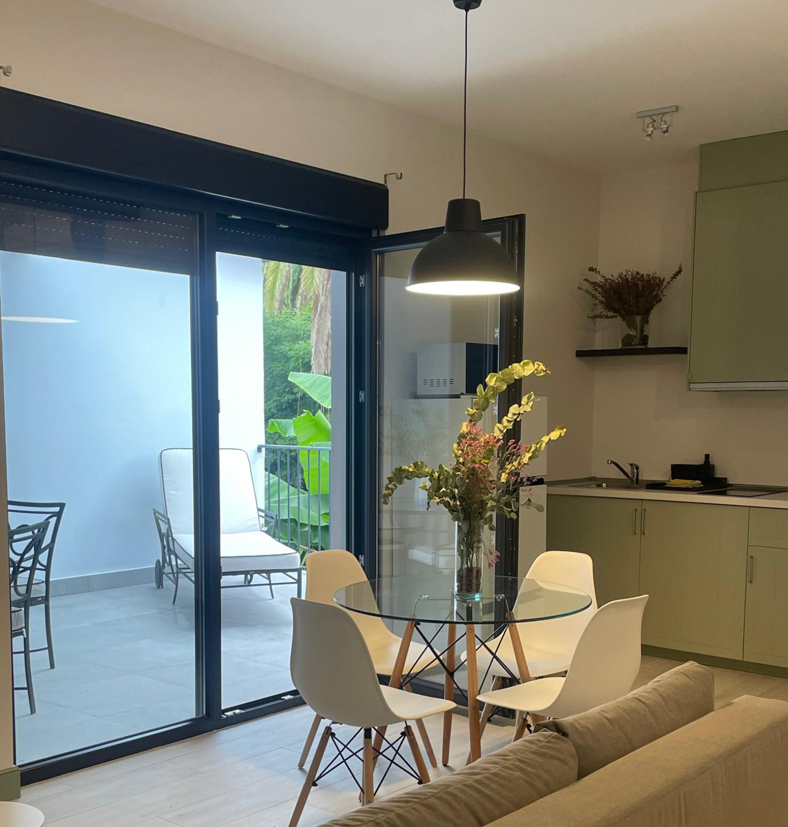 Alquiler de apartamento  con terraza  a estrenar céntrico en  Torrelavega