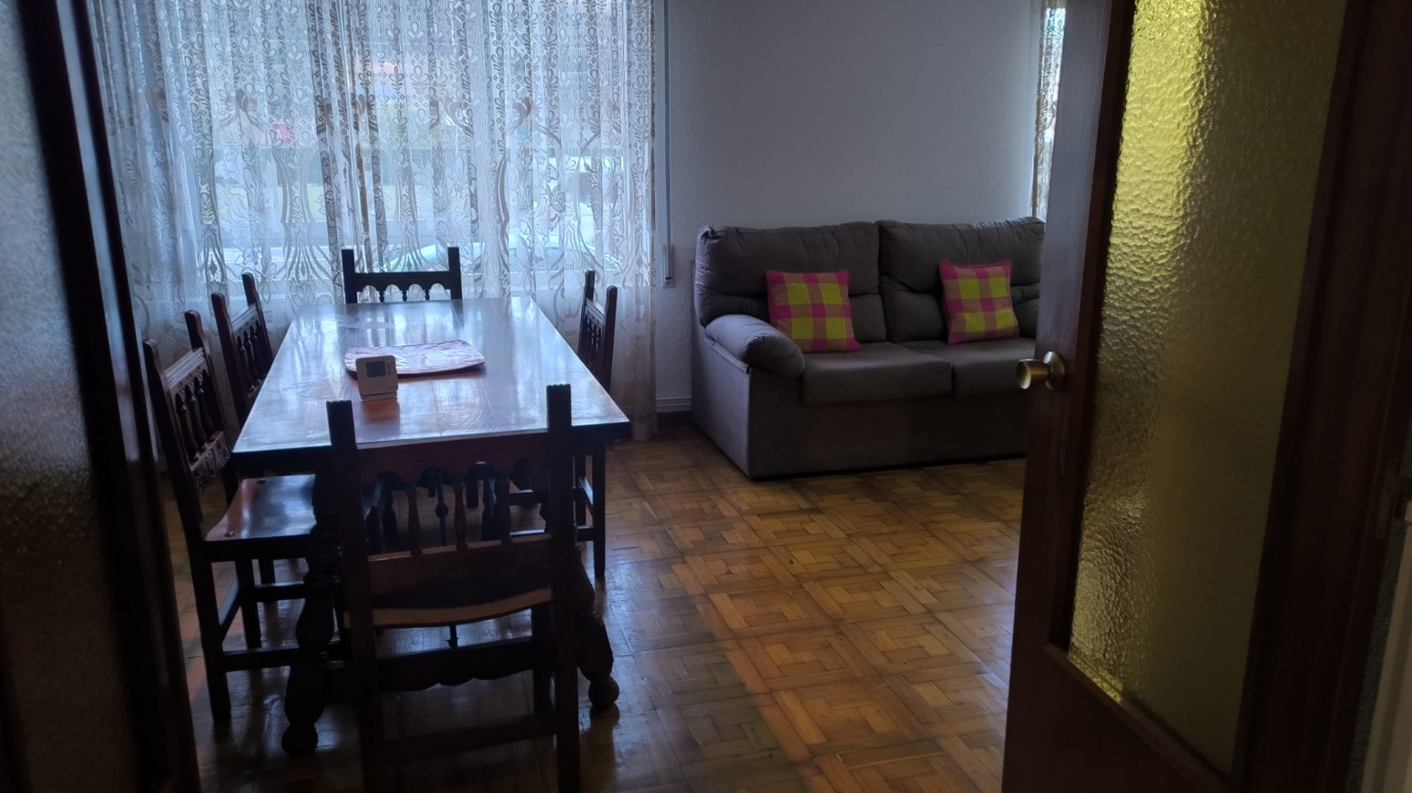 Venta de piso para entrar a vivir, cerca de todos los servicios