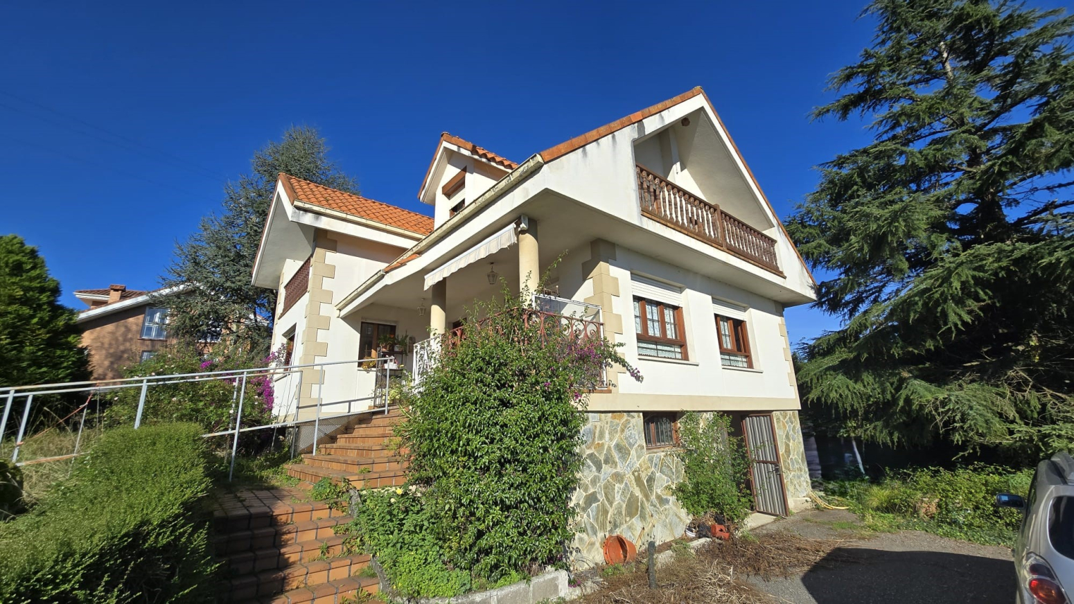 PRECIOSA CASA EN PUENTE SAN MIGUEL