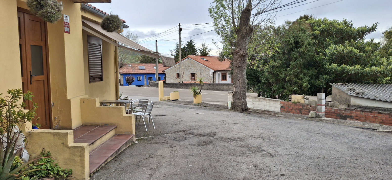 Panadería en funcionamiento en Santillana del Mar: invierte en tradición y ubicación privilegiada