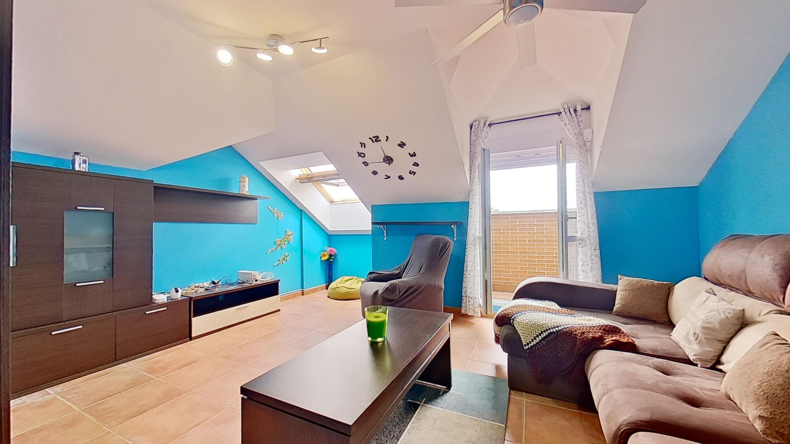 ATICO DE VPO, DOS HABITACIONES  CON GARAJE Y TRASTERO EN URBANIZACION PRIVADA