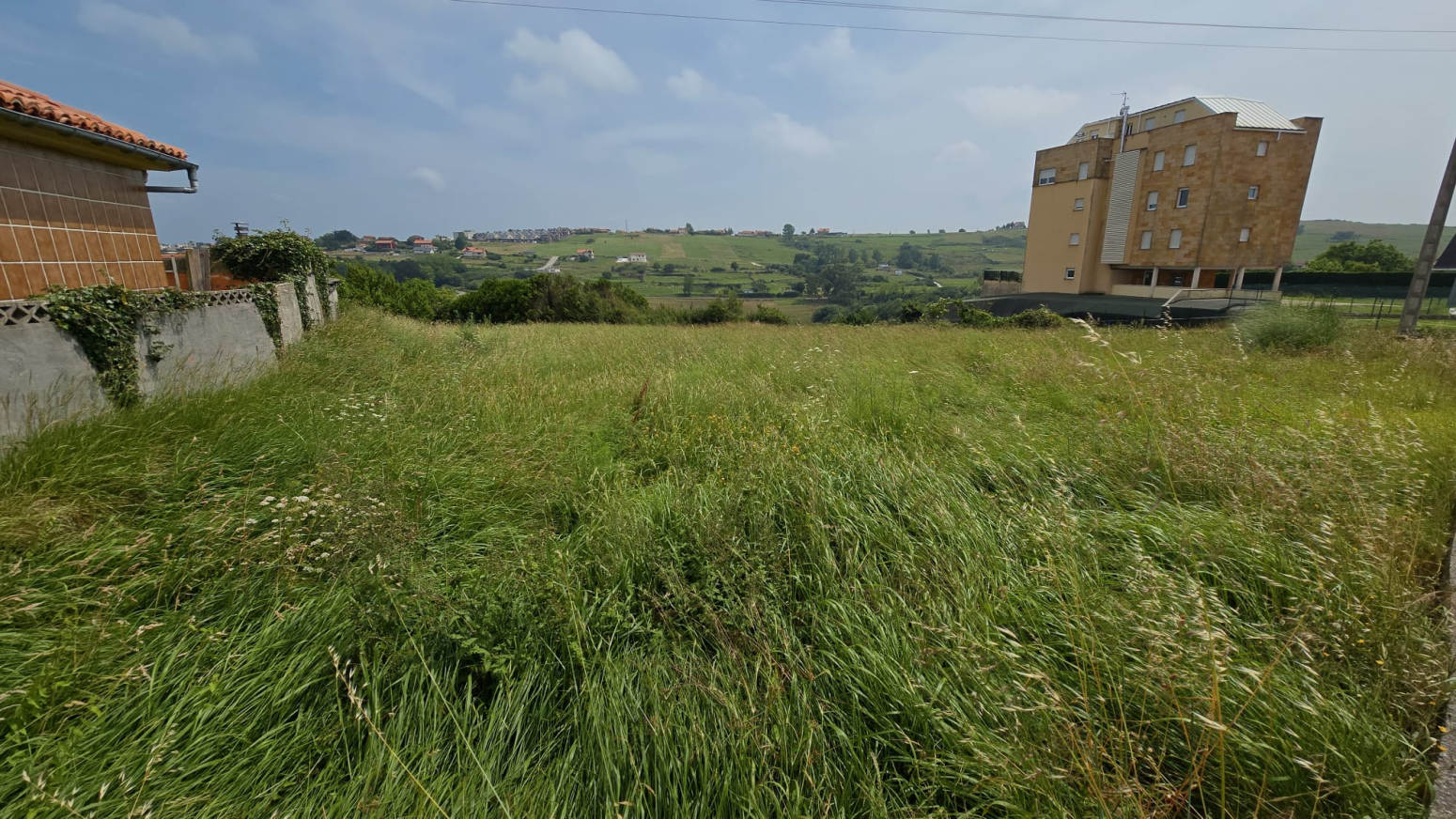 FINCA URBANA EN EL CENTRO DE SUANCES PARA CONSTRUIR BLOQUE COLECTIVO