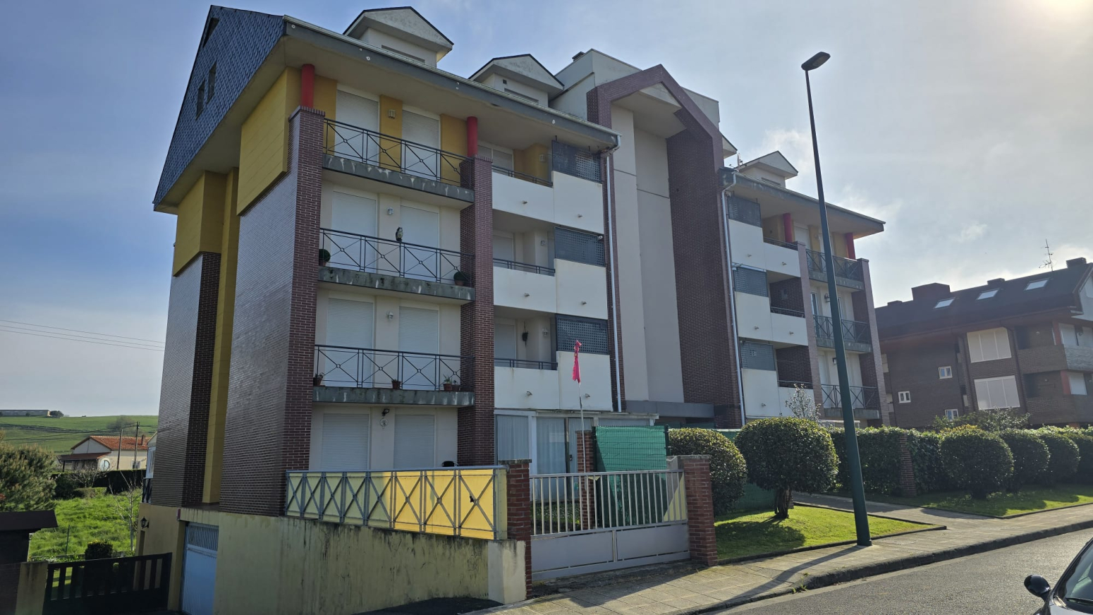 APARTAMENTO  A ESTRENAR CON PLAZA DE GARAJE Y TRASTERO