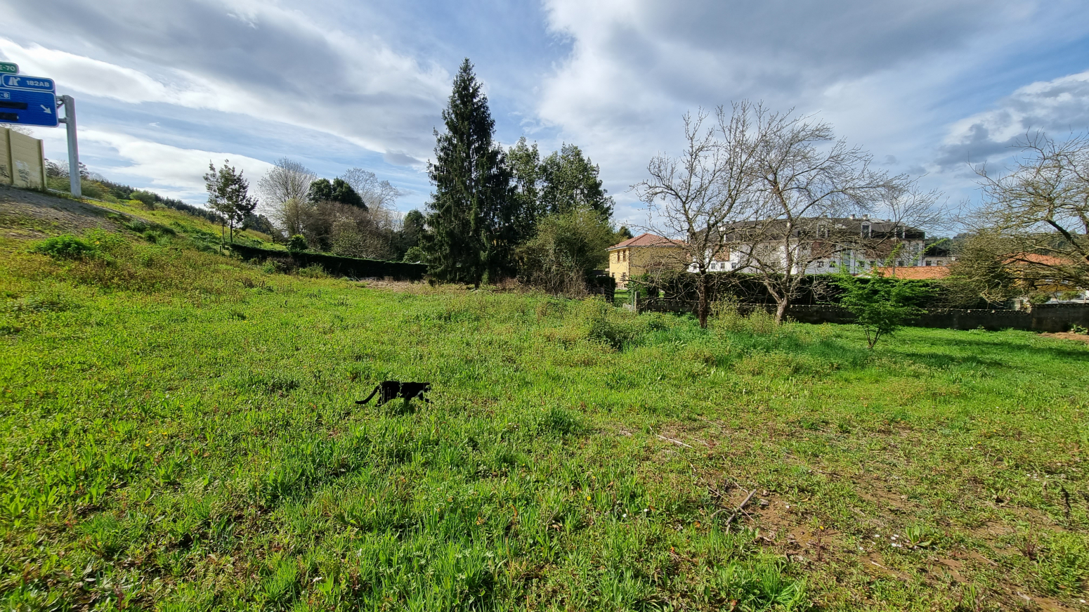 Terreno urbano de 1.996 metros cuadrados en Barreda
