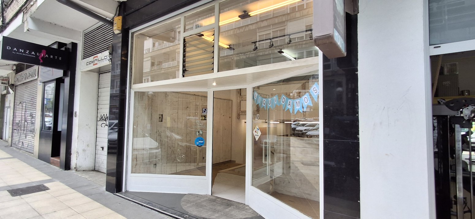 Céntrico local comercial en Torrelavega ? ¡Haz despegar tu negocio en el mejor lugar!