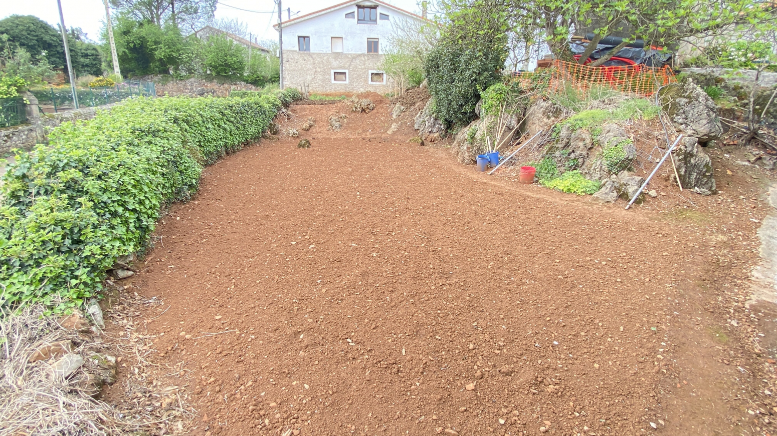 CASA A REFORMAR CON FINCA, EN SANTA MARINA-ENTRAMBASAGUAS